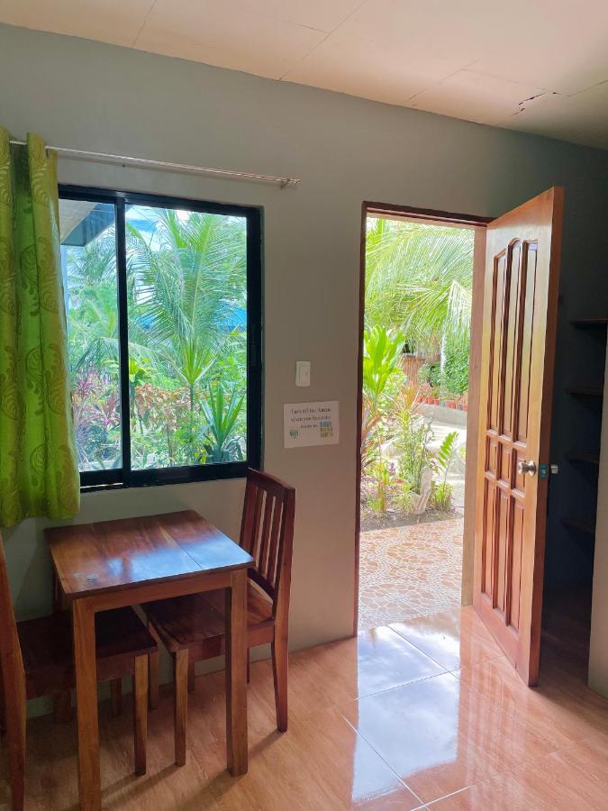 Ananas Guesthouse Moalboal Dış mekan fotoğraf